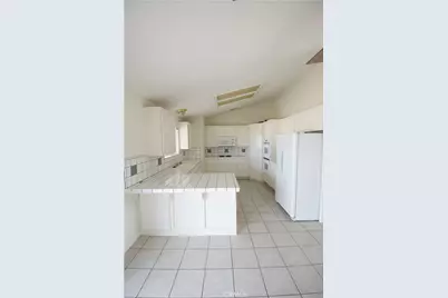 17482 Walnut, Hesperia, CA 92345 - Photo 6