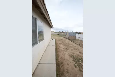 17482 Walnut, Hesperia, CA 92345 - Photo 24