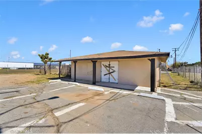 9777 Tamarisk Avenue, Hesperia, CA 92345 - Photo 4