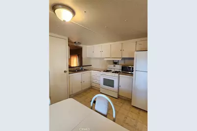 15940 Stoddard Wells Rd #30, Victorville, CA 92395 - Photo 2