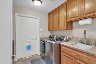 12290 Larch Rd, Oak Hills, CA 92344 - Photo 54