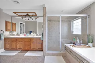 12290 Larch Rd, Oak Hills, CA 92344 - Photo 36