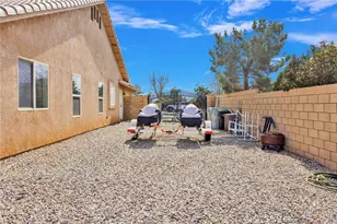 12290 Larch Rd, Oak Hills, CA 92344 - Photo 62