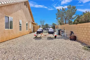 12290 Larch Rd, Oak Hills, CA 92344 - Photo 62