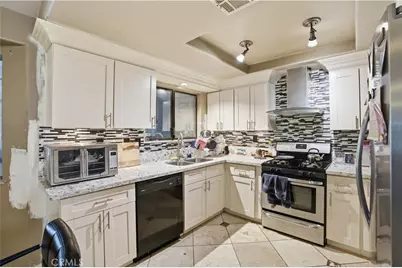 15572 Riverside Street, Hesperia, CA 92345 - Photo 8