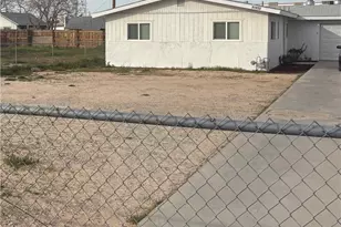 16366 Walnut, Hesperia, CA 92345 - Photo 2