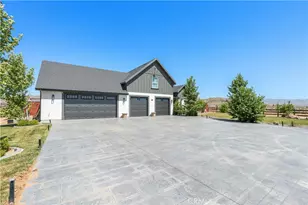 23670 Shirwaun, Apple Valley, CA 92307 - Photo 2