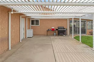 17740 Linden, Hesperia, CA 92345 - Photo 6