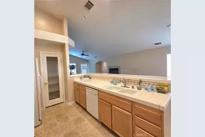 13640 Summit View Street, Hesperia, CA 92344 - Photo 8