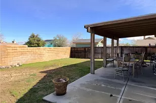 13640 Summit View St, Hesperia, CA 92344 - Photo 2