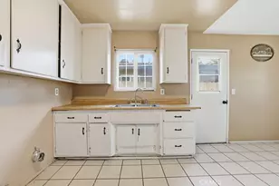 726 Weelo Dr, Costa Mesa, CA 92627 - Photo 14