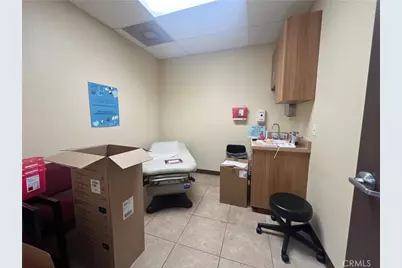 12998 Hesperia Road #203, Victorville, CA 92395 - Photo 16