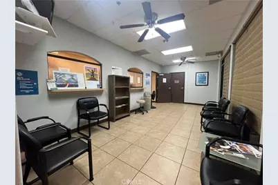 12998 Hesperia Road #203, Victorville, CA 92395 - Photo 8