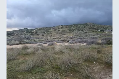 13421 Summit Valley Road, Hesperia, CA 92345 - Photo 8