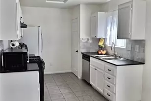 10580 Wakefield St, Adelanto, CA 92301 - Photo 6