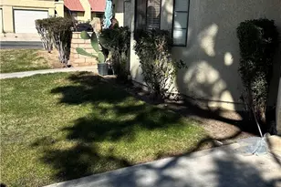 19269 Elm Dr, Apple Valley, CA 92308 - Photo 2