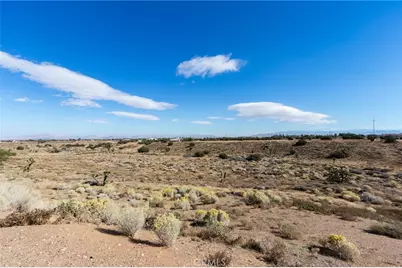 8605 Cantel Court, Oak Hills, CA 92344 - Photo 52