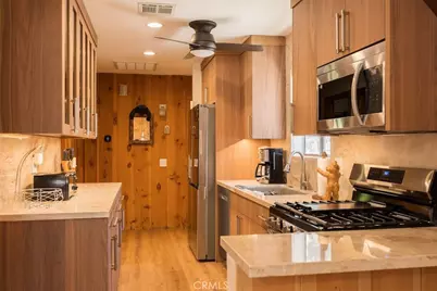 803 Robinhood Boulevard, Big Bear City, CA 92314 - Photo 8