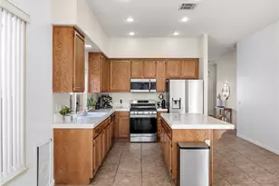 17557 Caprice, Victorville, CA 92395 - Photo 6