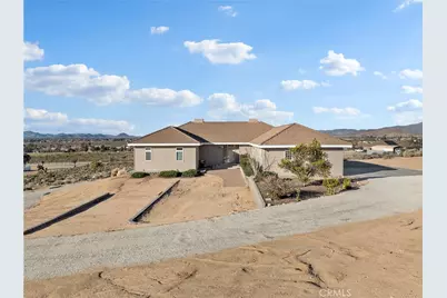 21972 Ocotillo Way, Apple Valley, CA 92308 - Photo 2