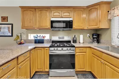 6519 Sonoma Avenue, Fontana, CA 92336 - Photo 6