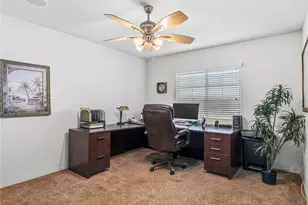 11893 Pepperwood St, Victorville, CA 92392 - Photo 10