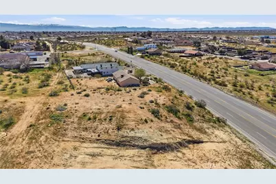 16423 Village Drive, Victorville, CA 92394 - Photo 6