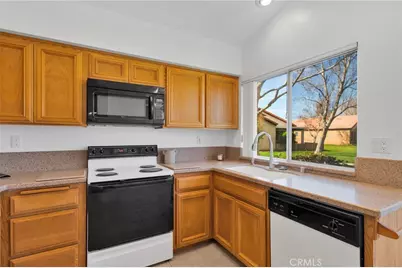 11594 Mountain Meadow Drive, Apple Valley, CA 92308 - Photo 14