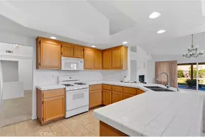 14819 Grasshopper Court, Victorville, CA 92394 - Photo 20