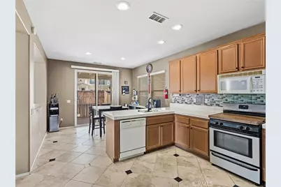15126 Bluffside Lane, Victorville, CA 92394 - Photo 16