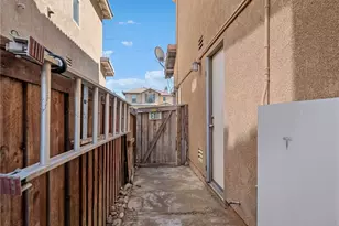 15126 Bluffside Ln, Victorville, CA 92394 - Photo 42