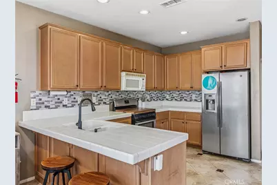 15126 Bluffside Lane, Victorville, CA 92394 - Photo 14