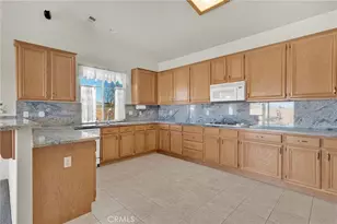 18766 Kitom, Apple Valley, CA 92308 - Photo 2