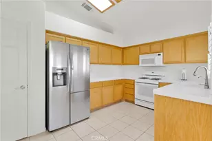 11220 Country Club Dr, Apple Valley, CA 92308 - Photo 14