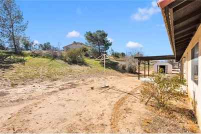 13421 Dean, Victorville, CA 92395 - Photo 34