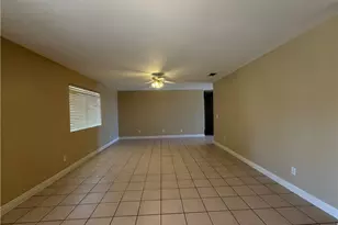 22265 Thunderbird, Apple Valley, CA 92307 - Photo 4