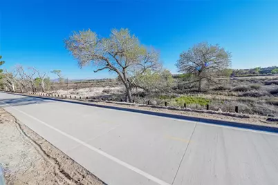 13395 Driftwood Drive, Victorville, CA 92395 - Photo 32