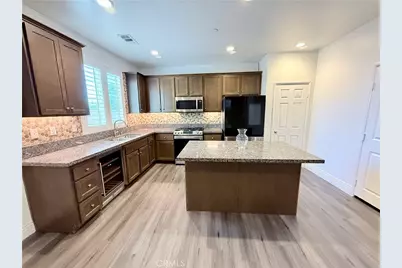 16977 Red Tail, Fontana, CA 92336 - Photo 6