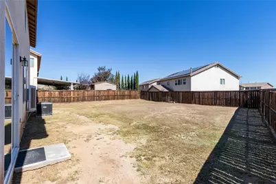 13816 Grant, Oak Hills, CA 92344 - Photo 38
