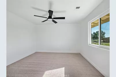 16548 Quinnault, Apple Valley, CA 92307 - Photo 18