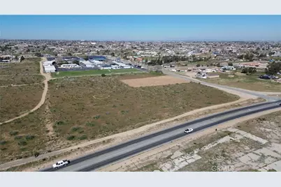 22111 Hesperia Rd, Hesperia, CA 92345 - Photo 4