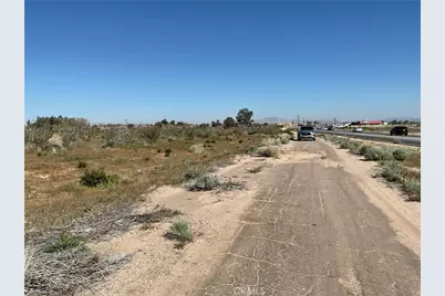 22111 Hesperia Rd, Hesperia, CA 92345 - Photo 6