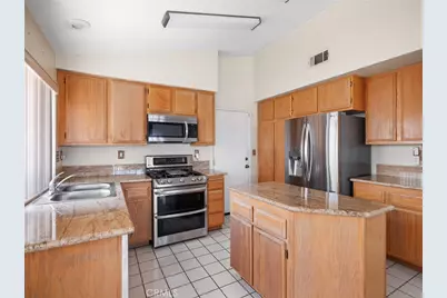 15208 Indian Springs Drive, Victorville, CA 92394 - Photo 10