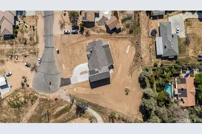 18826 Valencia, Hesperia, CA 92345 - Photo 54