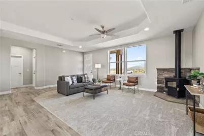 18826 Valencia, Hesperia, CA 92345 - Photo 8