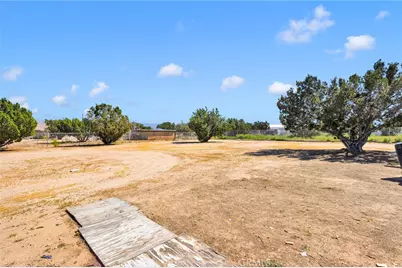 9037 5th Avenue, Hesperia, CA 92345 - Photo 38