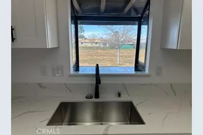 22134 Broken Lance, Apple Valley, CA 92307 - Photo 6