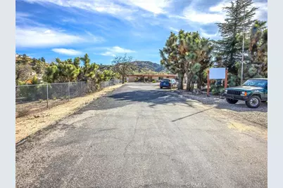 3407 Hwy 2, Pinon Hills, CA 92372 - Photo 4