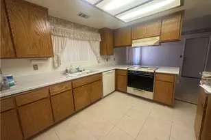 9239 Joshua, Apple Valley, CA 92308 - Photo 10