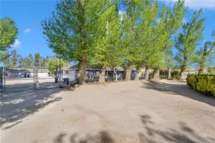 10298 Custer Ave, Lucerne Valley, CA 92356 - Photo 2